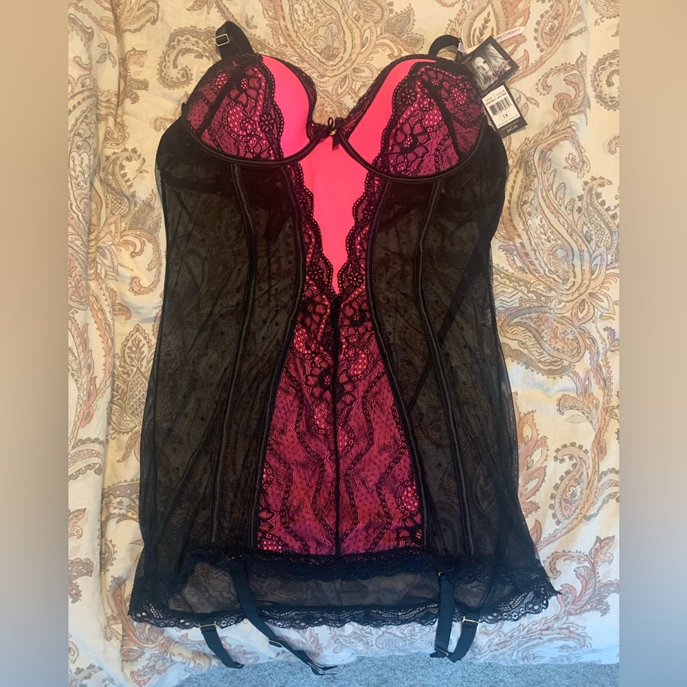 NWT full figure chemise set